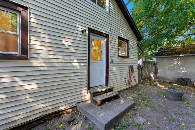 Property listing for 8 Tasker St., St. Catharines, ON