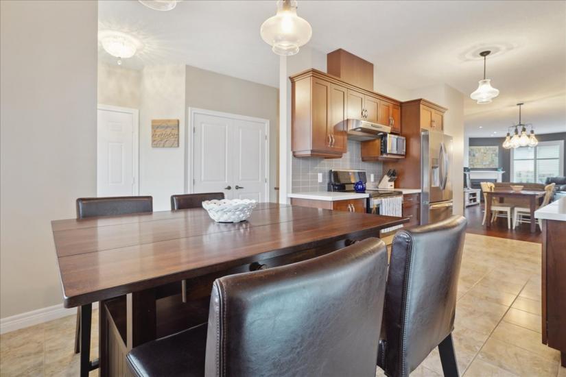 Property listing for 62 Gaddye Lane, Binbrook, ON