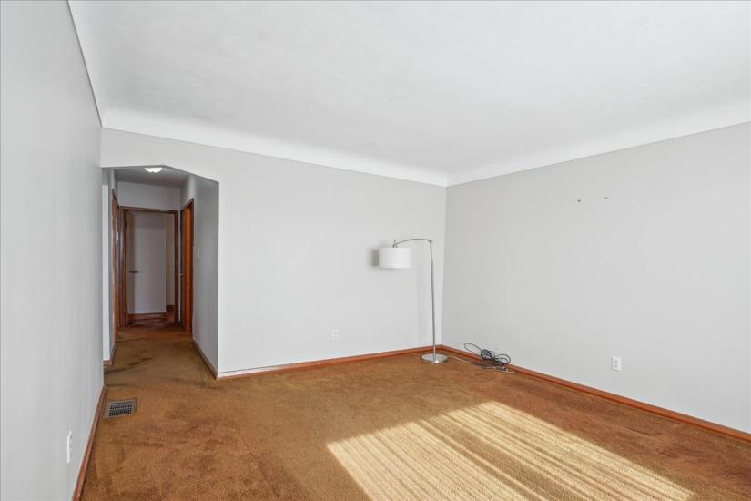 Property listing for 16 Greenwood St., Hamilton, ON