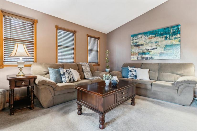 Property listing for 110 Glenashton Dr., Stoney Creek, ON
