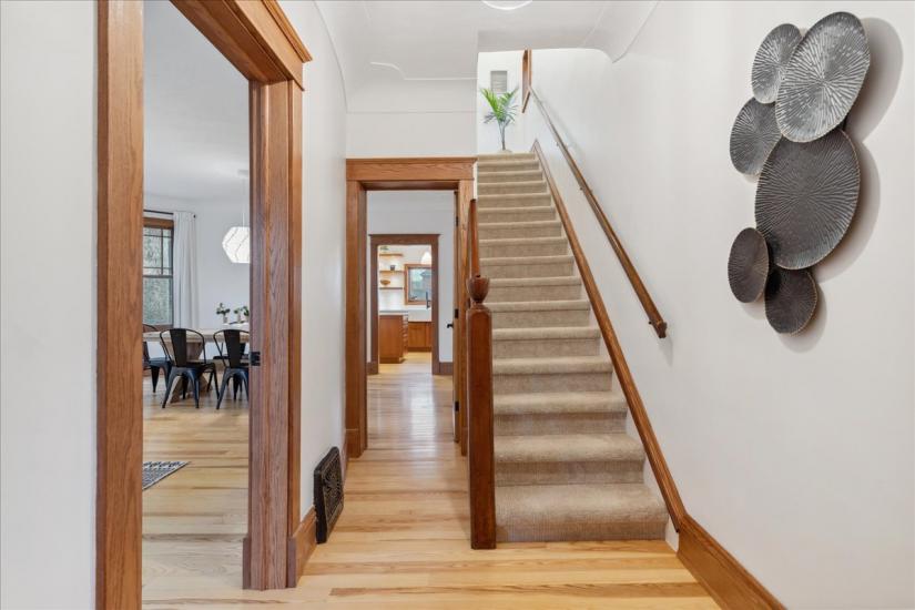 Property listing for 42 Chatham St., Hamilton, ON