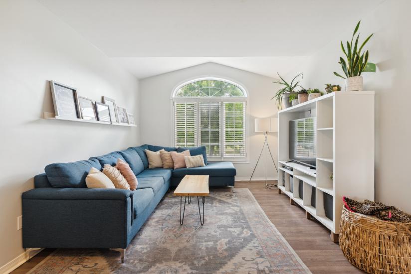 Property listing for 11 Anderson Cres., Smithville, ON