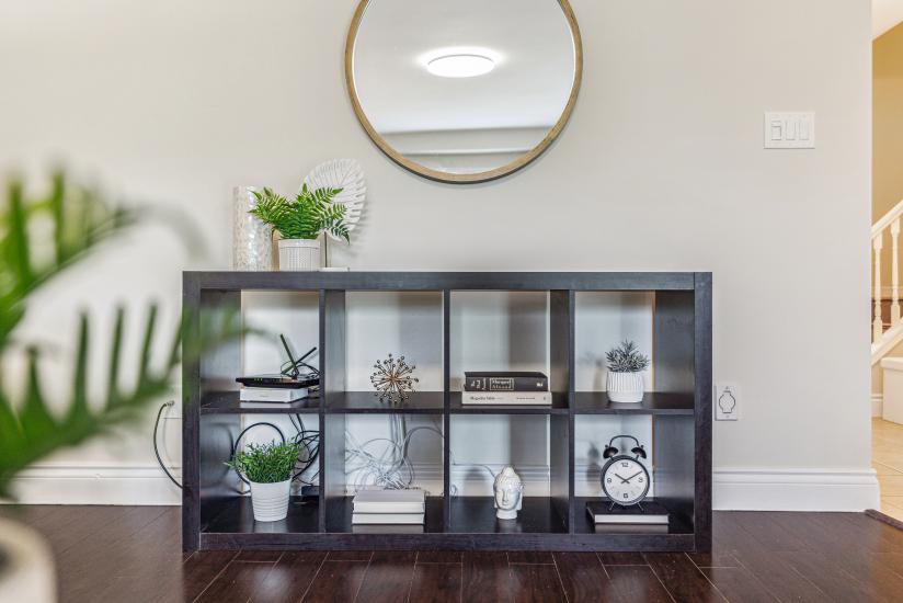 Property listing for 226 Dicenzo Dr., Hamilton, ON