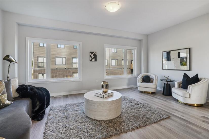 Property listing for 21 Cadwell Lane, Hamilton, ON