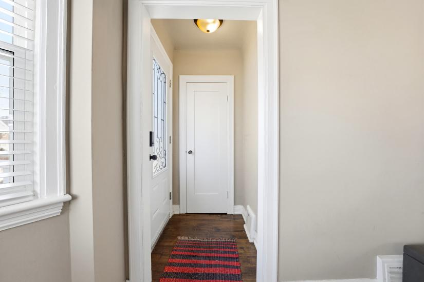 Property listing for 26 Isabel Ave., Hamilton, ON