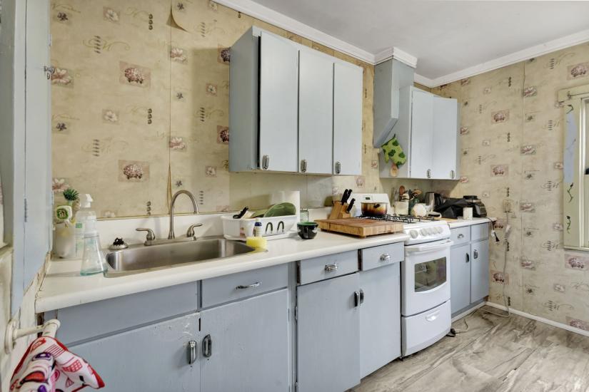 Property listing for 29 New St., Hamilton, ON