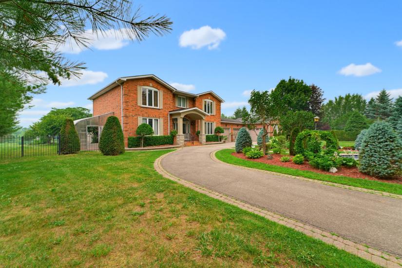 Property listing for 348 Shaver Rd., Ancaster, ON
