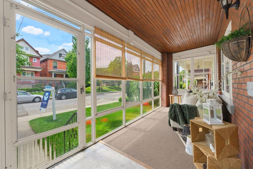Property listing for 394 Charlton Ave. W., Hamilton, ON