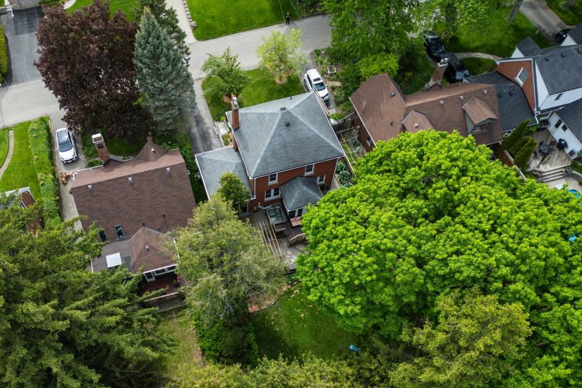 Property listing for 13 Tweedsmuir Ave., Dundas, ON