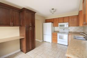 Property listing for 32 Woodbank St., Stoney Creek, ON