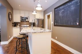 Property listing for 6 Tweedsmuir Ave., Dundas, ON