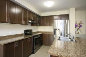 Property listing for 94 Bloom Cres., Hamilton, Ontario