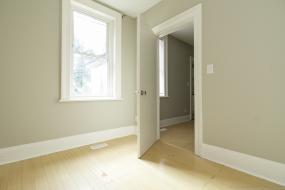 Property listing for 160 Locke St. N., Hamilton, ON