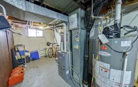 Property listing for 33 Strathearne Ave., Hamilton, ON