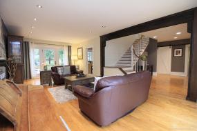 Property listing for 510 Scenic Dr., Hamilton, ON