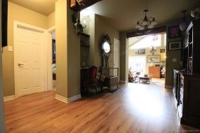 Property listing for 128 York Rd., Dundas, ON