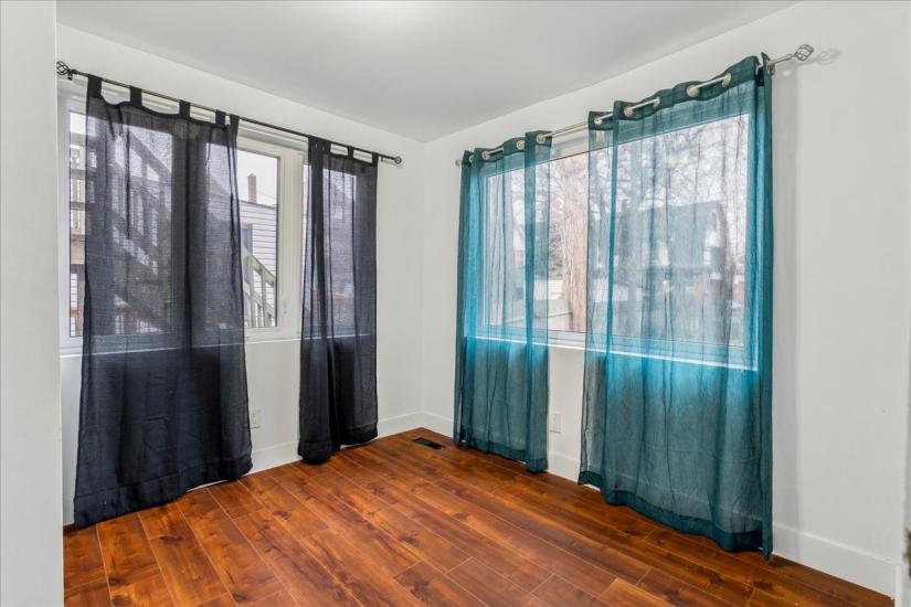 Property listing for 5 Cumberland Ave., Hamilton, ON