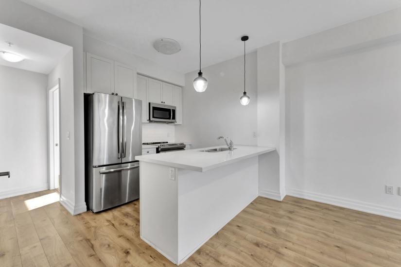 Property listing for #809-81 Robinson St., Hamilton, ON