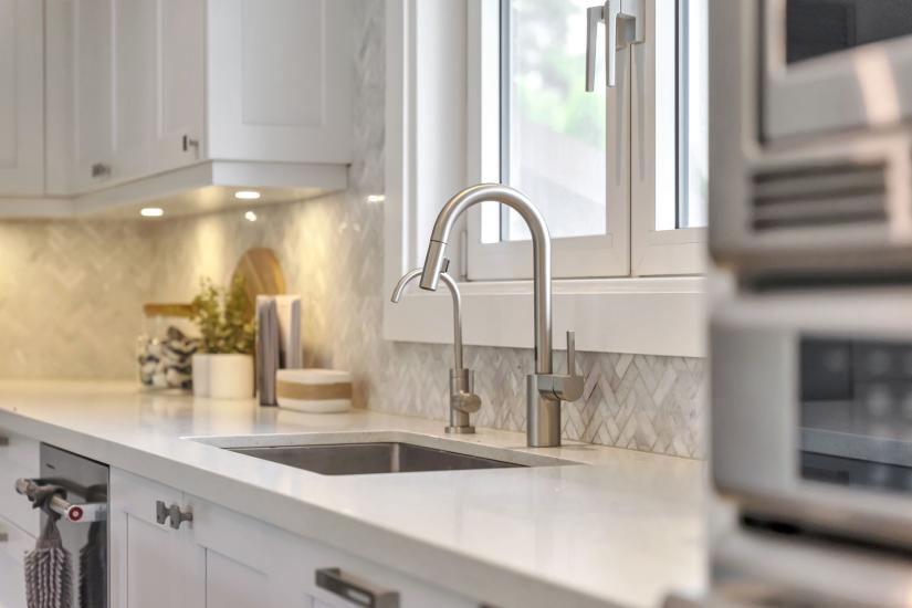 Property listing for 672 Hiawatha Blvd., Ancaster, ON