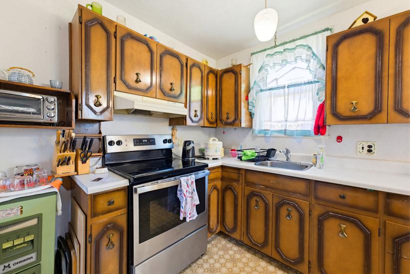 Property listing for 257 West 2nd St., Hamilton, ON
