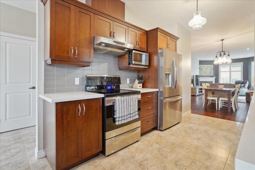 Property listing for 62 Gaddye Lane, Binbrook, ON