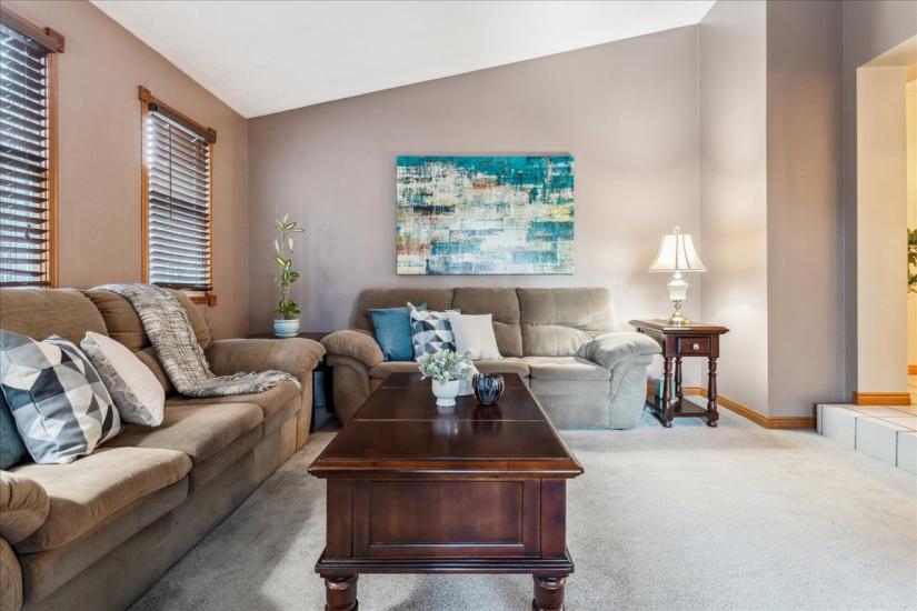Property listing for 110 Glenashton Dr., Stoney Creek, ON