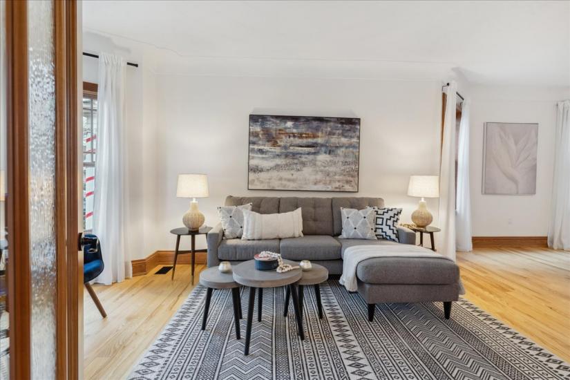 Property listing for 42 Chatham St., Hamilton, ON