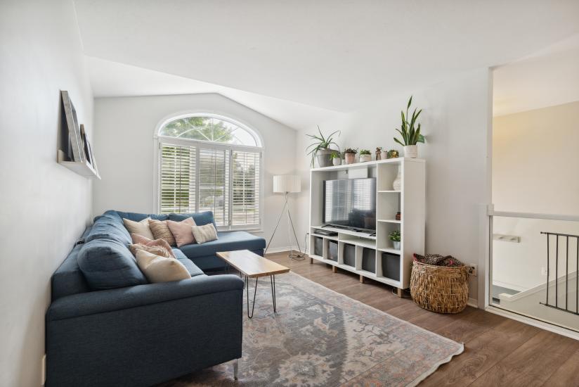 Property listing for 11 Anderson Cres., Smithville, ON