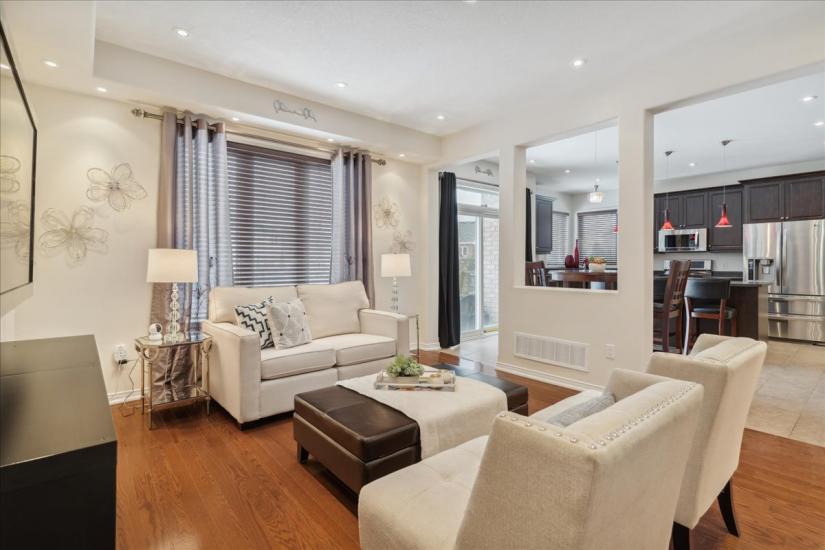 Property listing for 19 Deborah Crt., Hamilton, ON