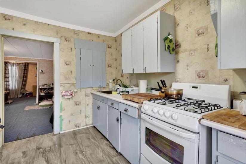 Property listing for 29 New St., Hamilton, ON
