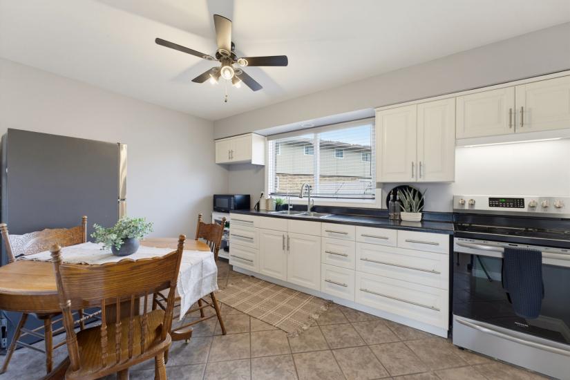 Property listing for 15 Seneca St. S., Cayuga, ON