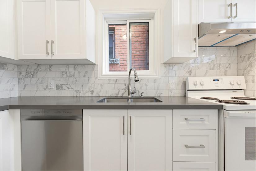 Property listing for #1-25 Strathcona Ave. S., Hamilton, ON