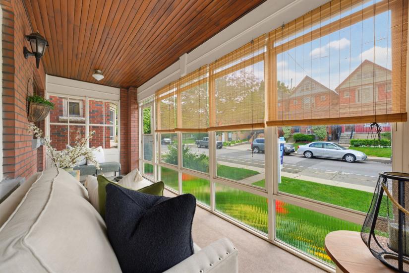 Property listing for 394 Charlton Ave. W., Hamilton, ON