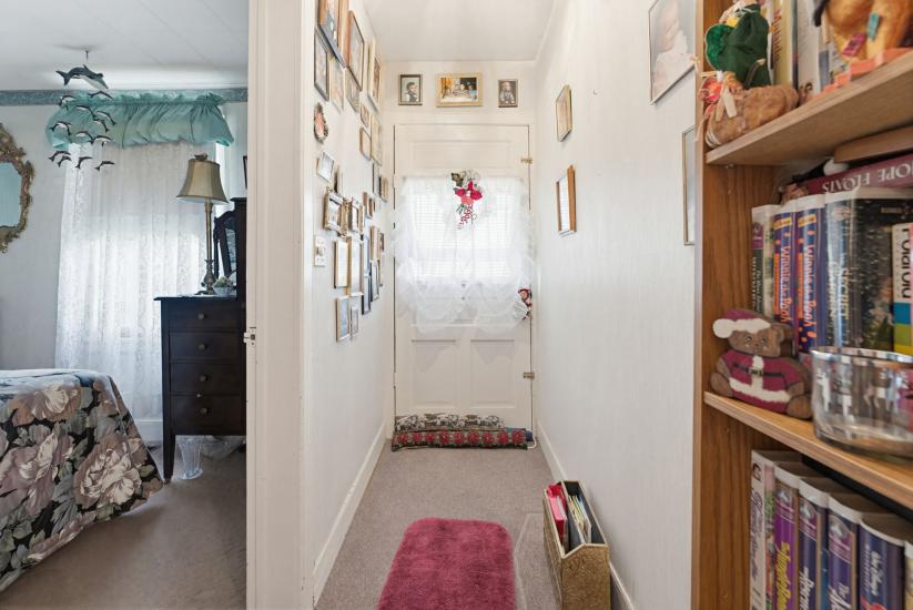 Property listing for 111 Sydenham St., Dundas, ON