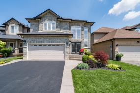 Property listing for 1363 Upper Paradise Rd., Hamilton, ON