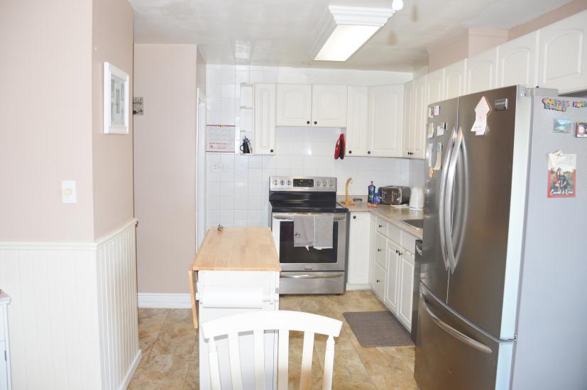 Property listing for 108 Mountain Ave. N., Stoney Creek, ON