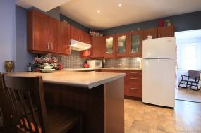 Property listing for 3 Tweedsmuir Ave., Dundas, ON