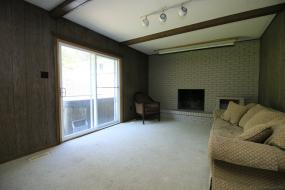 Property listing for 36 Terrace Dr., Dundas, ON