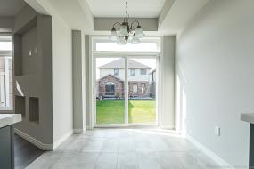 Property listing for 138 Dunrobin Lane, Grimsby, ON