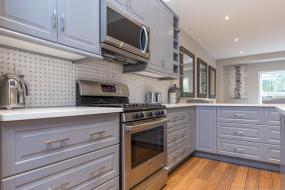 Property listing for 10 Kopperfield Lane, Glancaster, ON