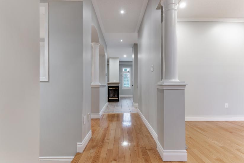 Property listing for 100 Davidson Blvd., Dundas, ON