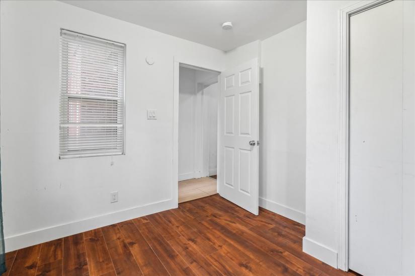 Property listing for 5 Cumberland Ave., Hamilton, ON