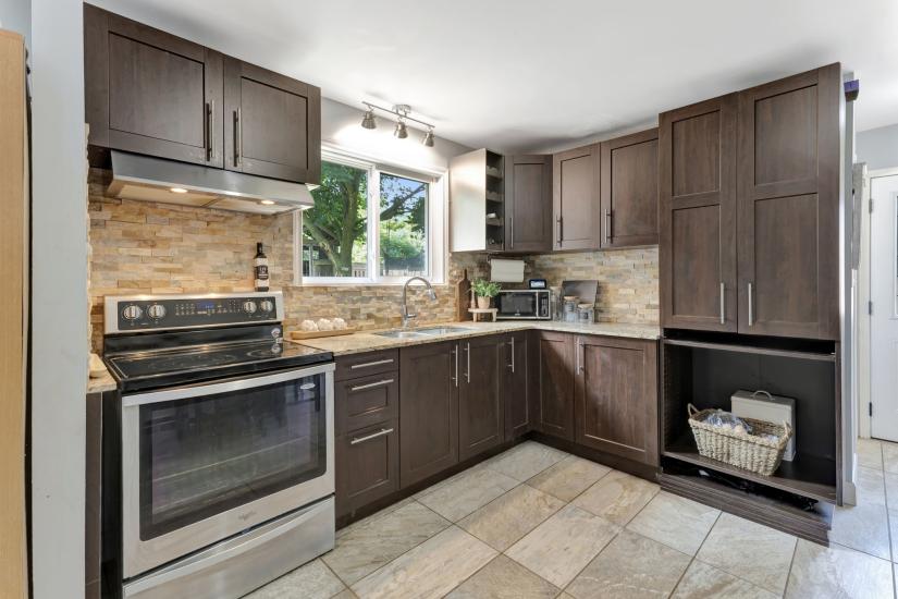 Property listing for 20 Bywood Cres., Stoney Creek, ON