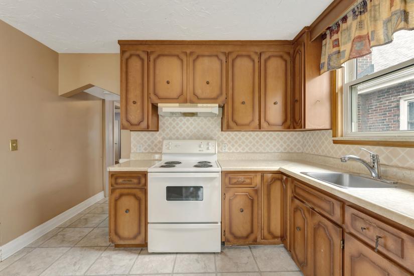 Property listing for 4 Park Row S., Hamilton, ON