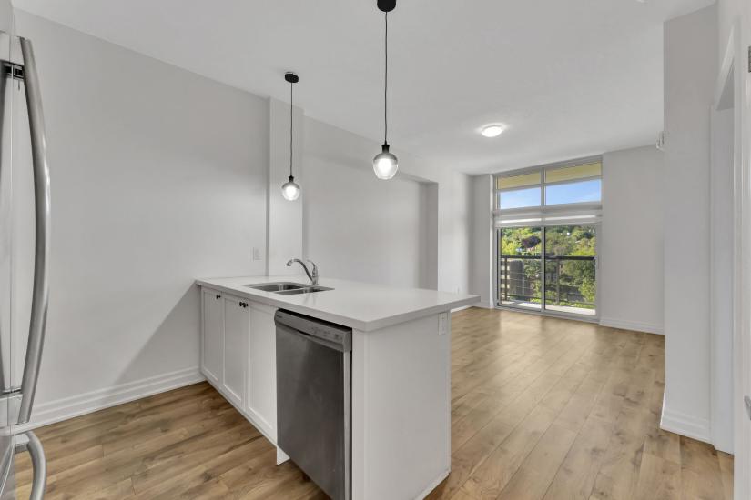 Property listing for #809-81 Robinson St., Hamilton, ON