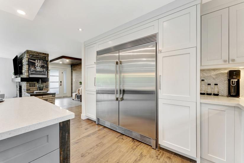 Property listing for 672 Hiawatha Blvd., Ancaster, ON