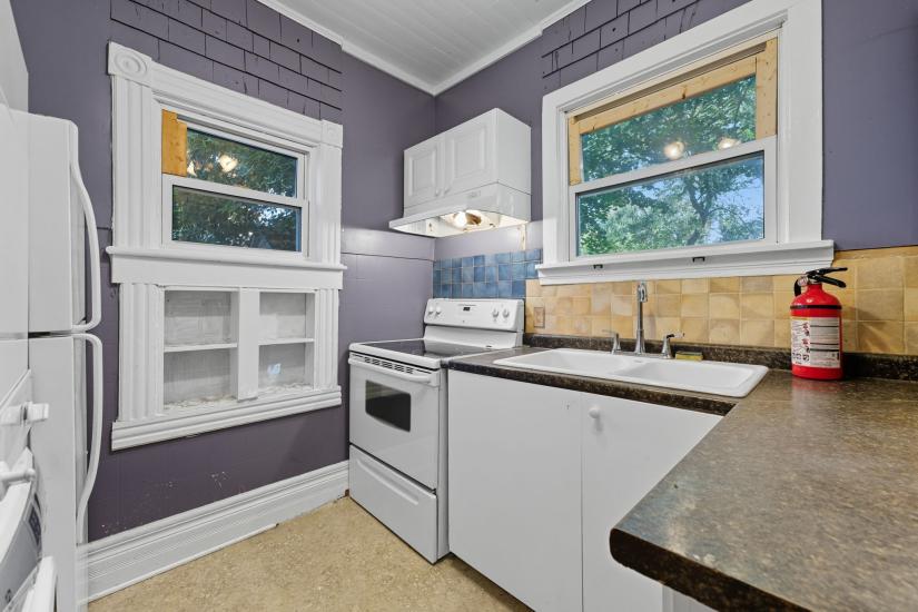 Property listing for 8 Tasker St., St. Catharines, ON