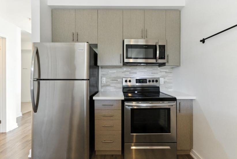 Property listing for 81 Robinson St. Unit #709, Hamilton, ON