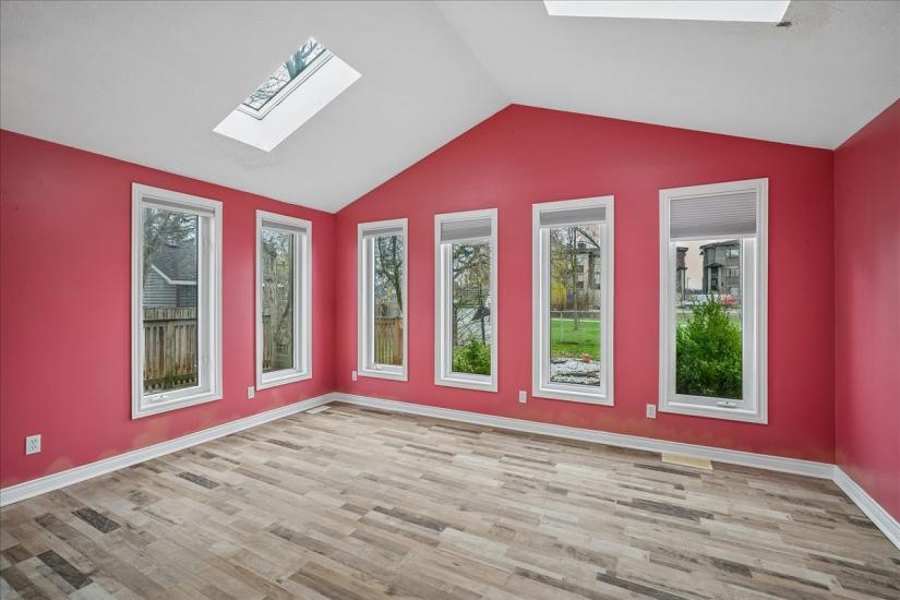 Property listing for 5 Herbert Crt., Stoney Creek, ON