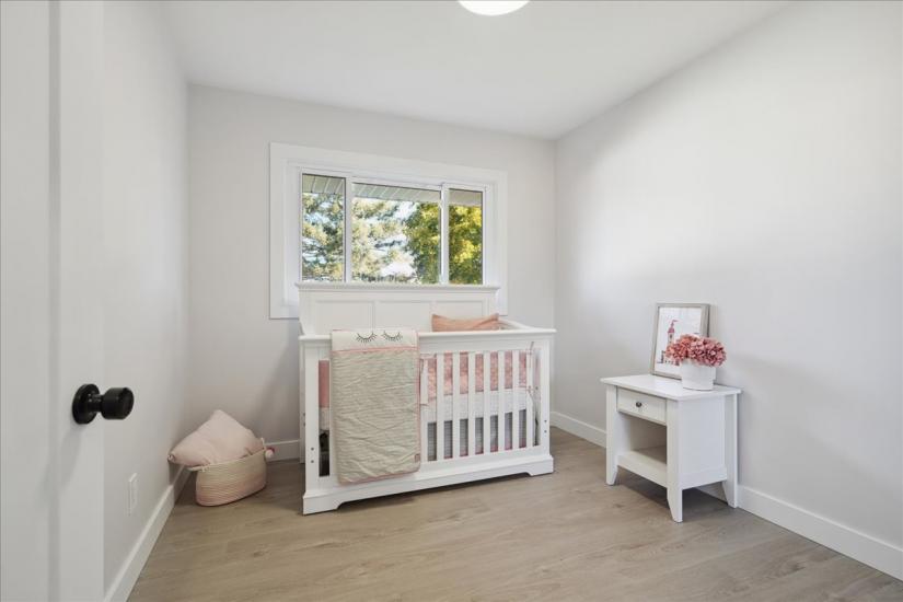 Property listing for U-14 Pembroke Ave., Brantford, ON